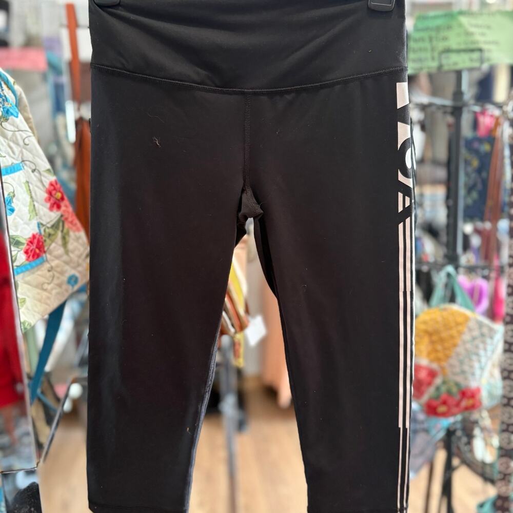 Victoria’s Secret VSX Sport Crop Leggings Black Logo High Rise Athletic Capri